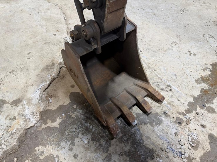 2020-deere-26g-image-12