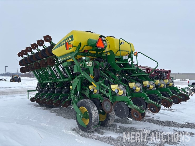 2013-john-deere-1790-image-3