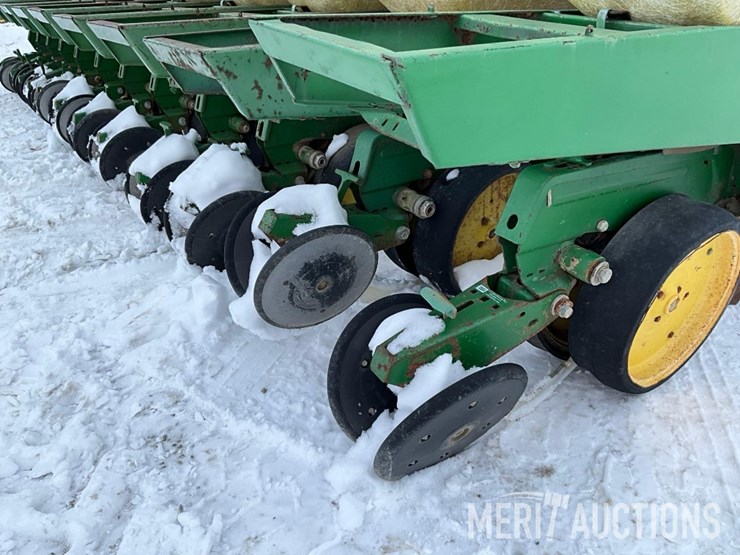 john-deere-7000-image-16