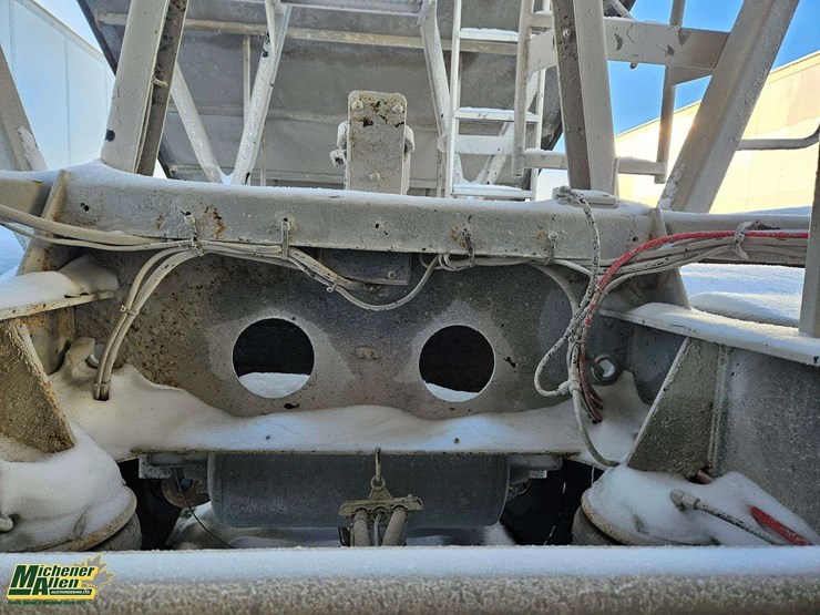 2010-doepker-tri/a-bulk-trailer-image-23