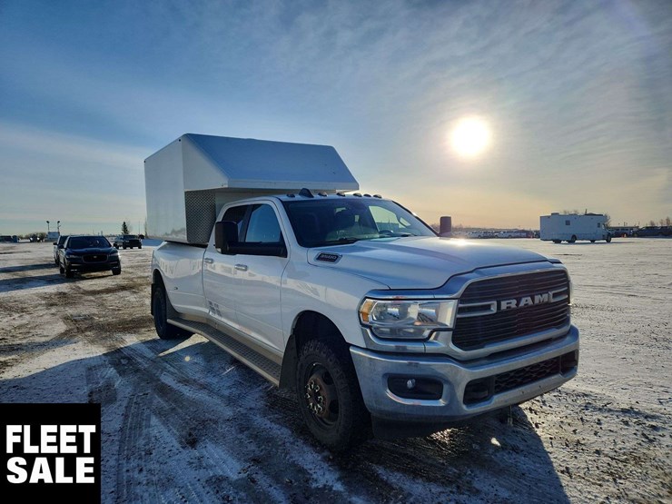 2019-dodge-3500-image-2