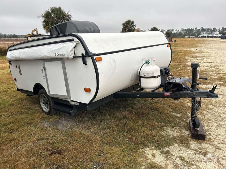 2014-forest-river-pop-up-trailer-image-2