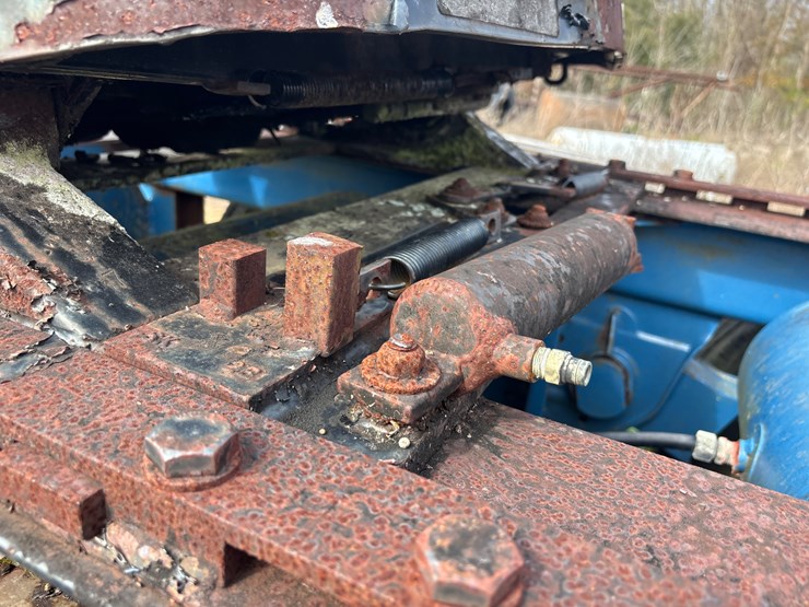 #381-•-adjustable-5th-wheel-with-mounting-plate-image-7