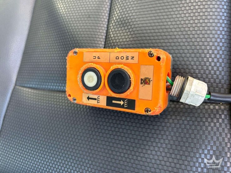 2014-ford-f550-image-21