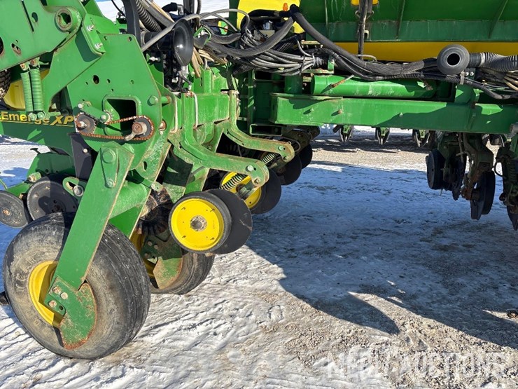 2011-john-deere-1770nt-image-26