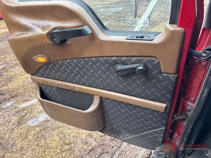 2010-mack-gu713-granite-roll-off-truck-image-41