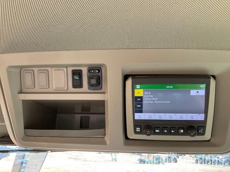 2023-john-deere-8r-370-image-52