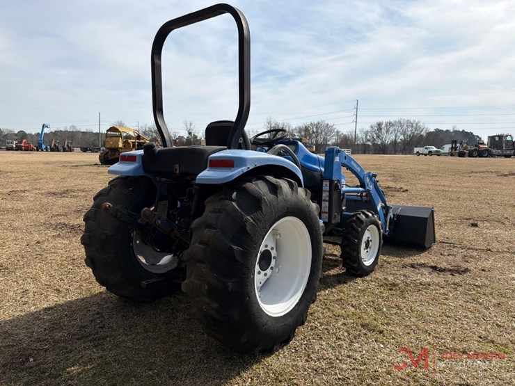 new-holland-tc40-image-3