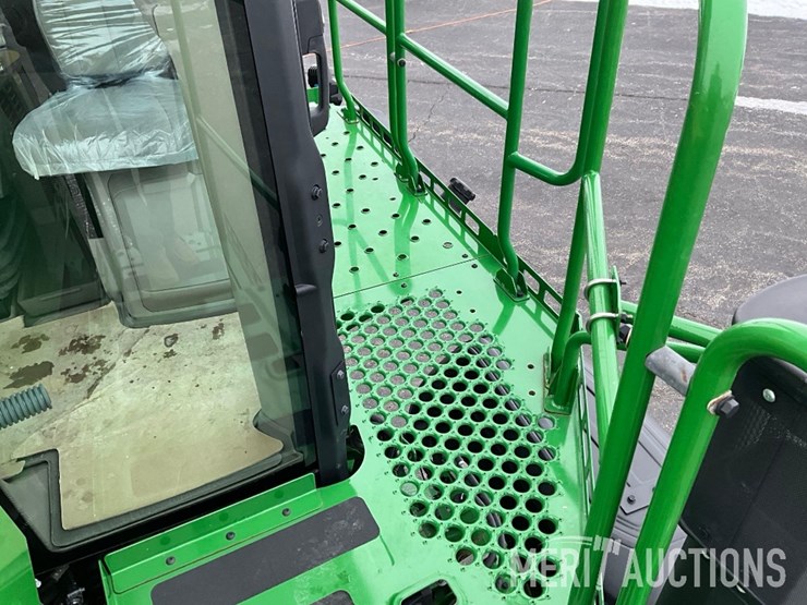 2023-john-deere-400r-image-36