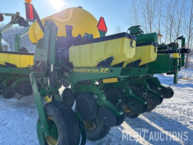 2011-john-deere-1770nt-image-21