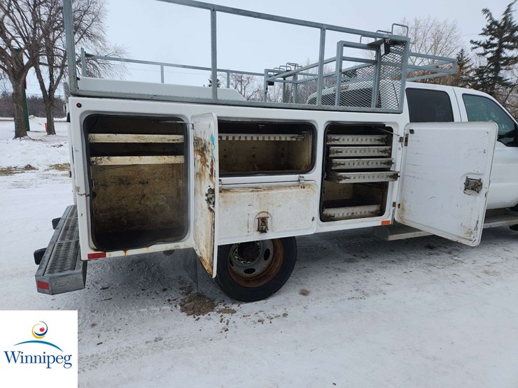 2013-ford-f550-image-39