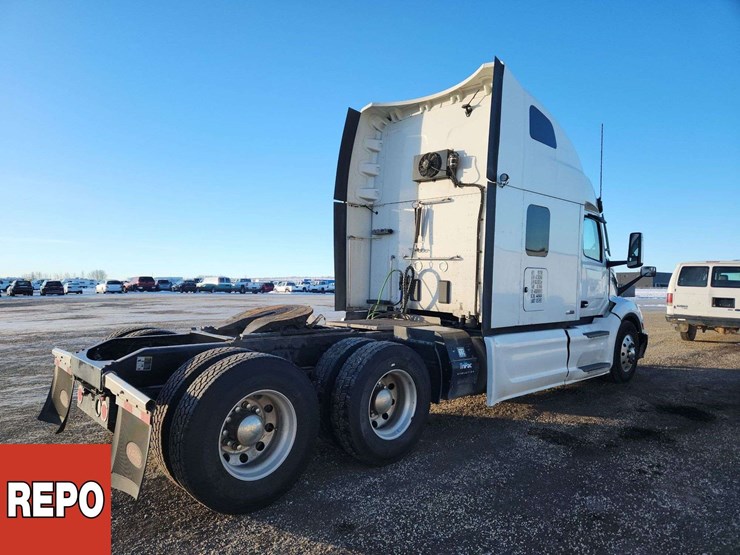 2024-peterbilt-579-image-4