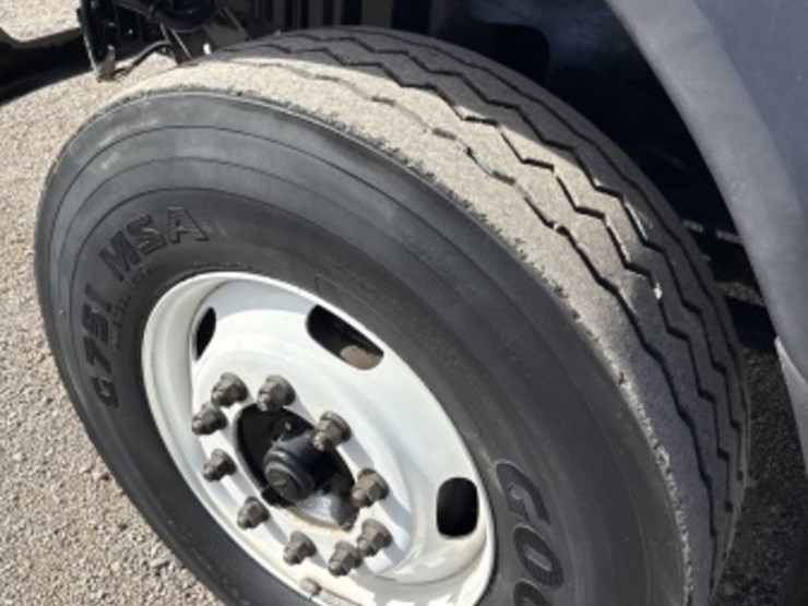 2012-international-7400-image-14