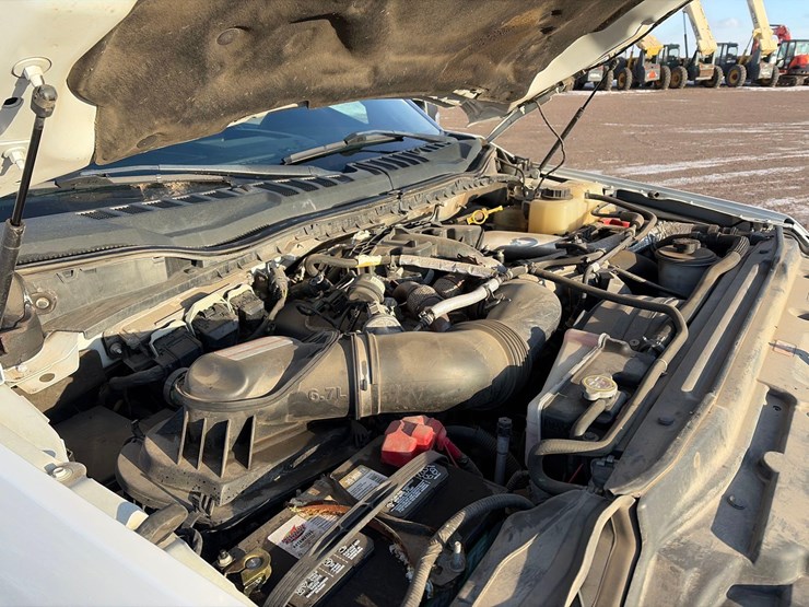 2017-ford-f250-lariat-image-13