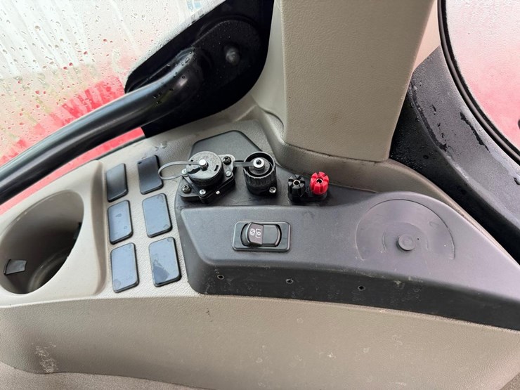 2022-case-ih-maxxum-115-image-23