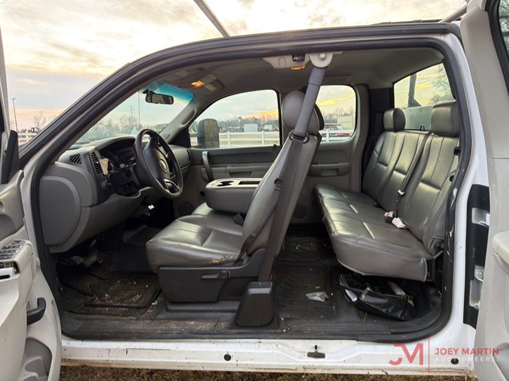 2013-chevrolet-2500-image-20