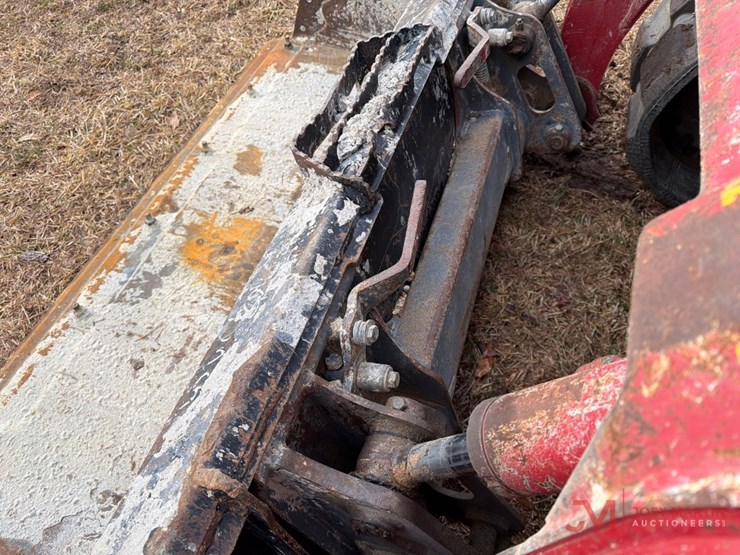 2019-takeuchi-tl8-image-9