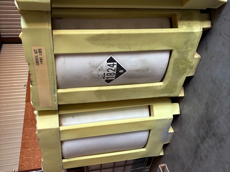 #434-•-lot-of-(6)-330-gal-spider-tanks-image-3