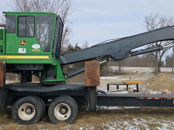 2019-deere-437e-image-2