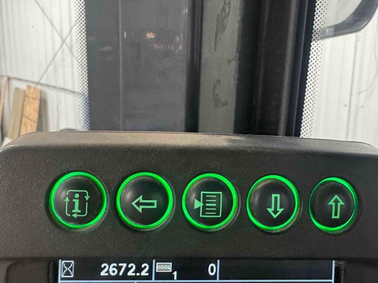 2011-deere-524k-image-15