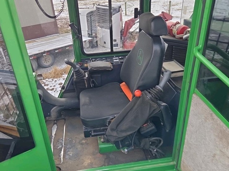 2019-deere-437e-image-28