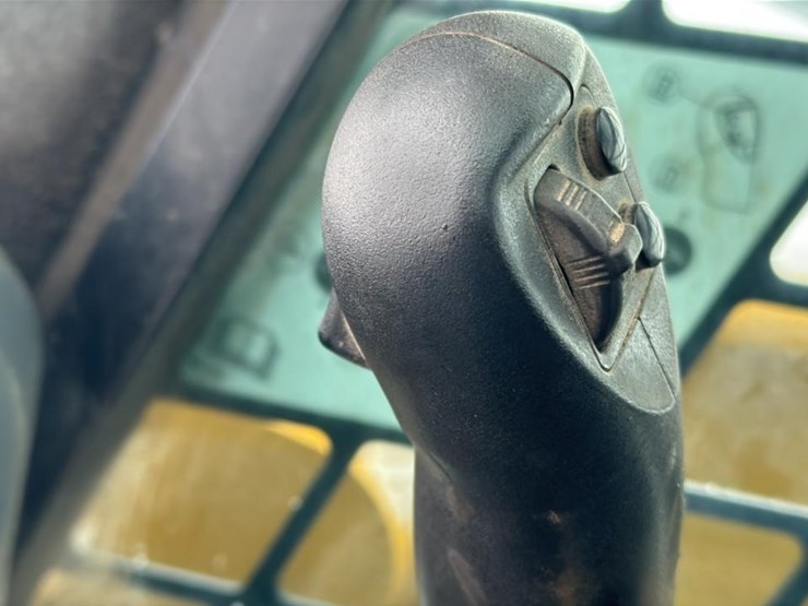 2023-caterpillar-299d3-xe-image-48