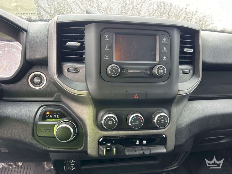 2020-dodge-3500-image-18