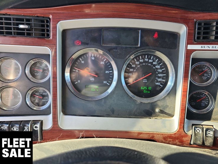 2009-kenworth-t800-image-12