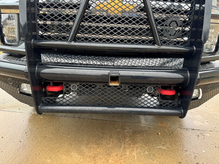 2021-chevrolet-3500hd-image-23