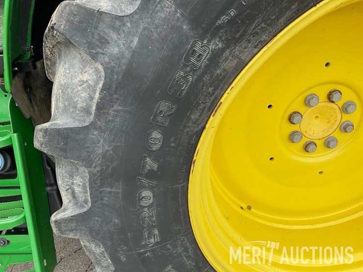 2021-john-deere-6110m-image-23