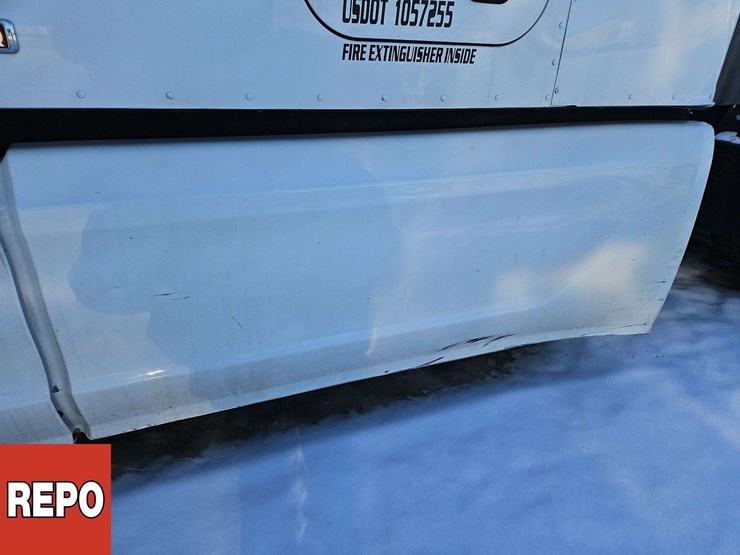 2024-peterbilt-579-image-54