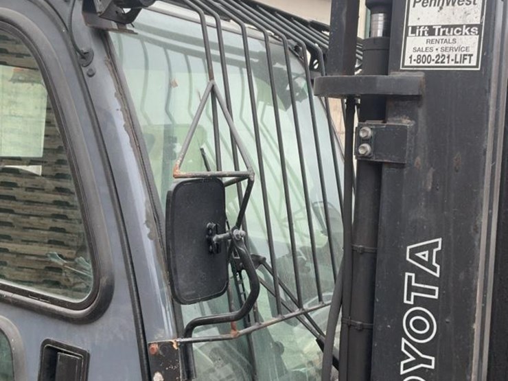 2018-toyota-8fdu25-image-32