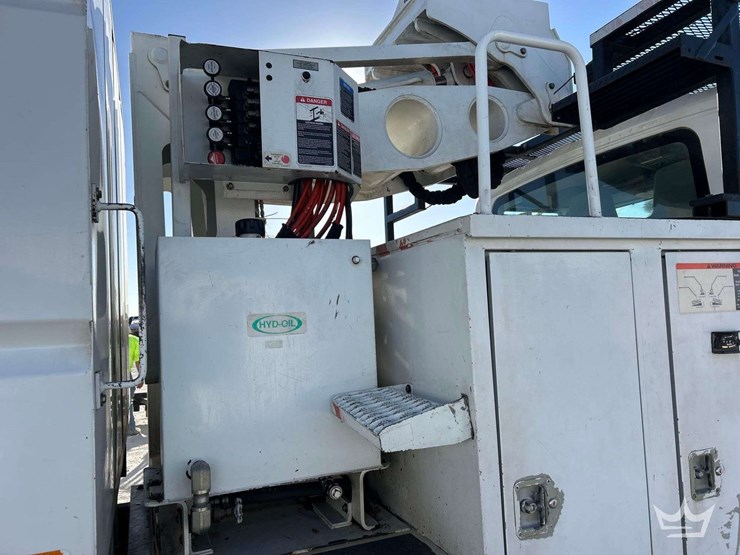 2008-international-durastar-4300-image-27