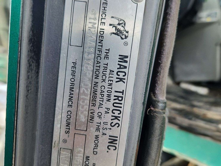 1993-mack-ch613-image-18