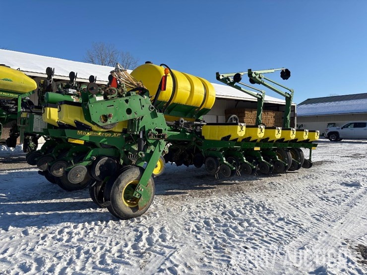 2011-john-deere-1770nt-image-7