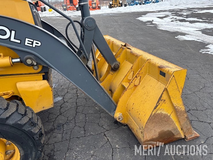 2018-deere-310l-ep-image-26