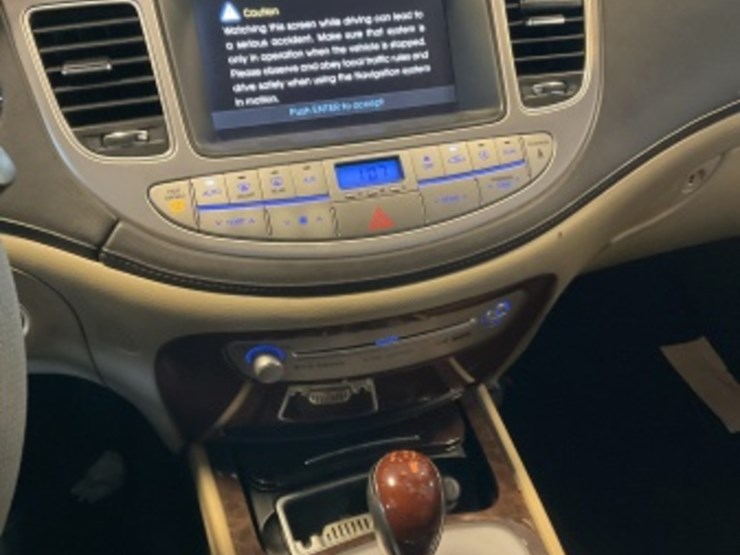 2012-hyundai-genesis-sdn-image-20