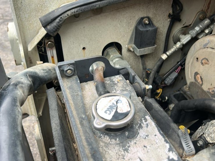 2017-takeuchi-tl8-image-26