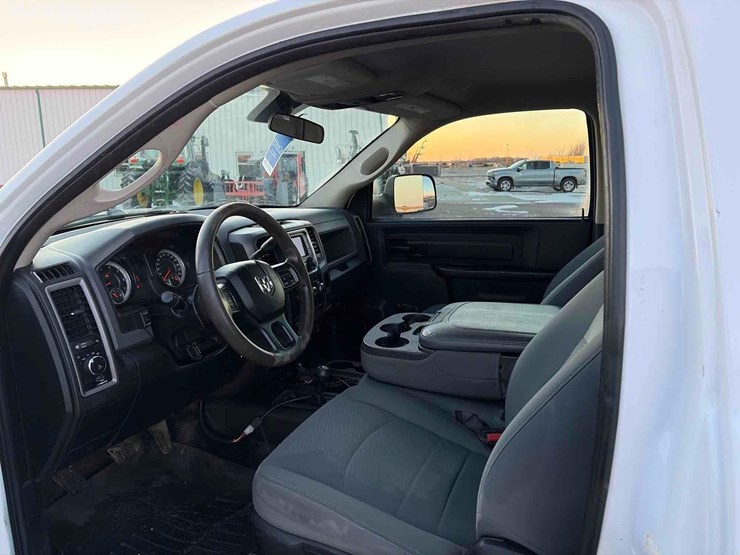 2018-dodge-3500-image-12
