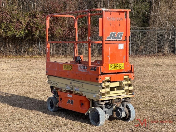 2016-jlg-1930es-image-14