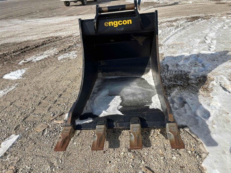 deere-245g-lc-image-13