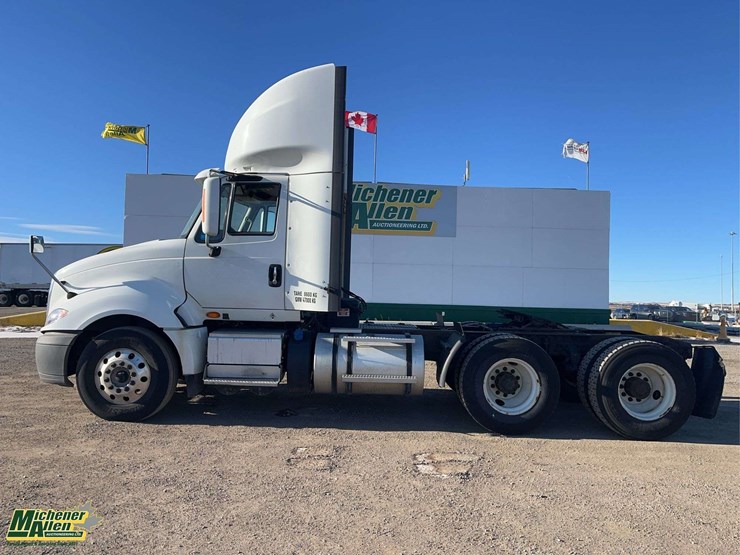 2017-international-prostar-image-2