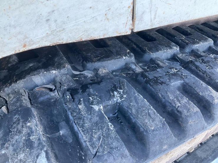 2012-takeuchi-tl10-image-36