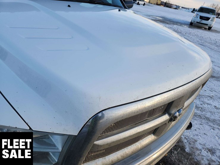 2018-dodge-3500-image-38