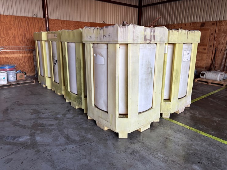 #435-•-lot-of-(6)-330-gal-spider-tanks-image-8