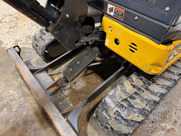 2020-deere-26g-image-14