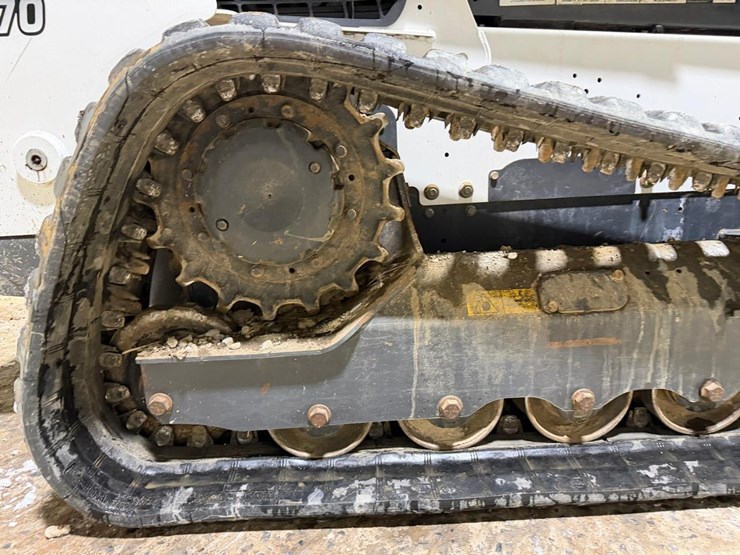 2023-bobcat-t770-image-17