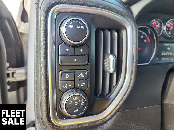 2022-chevrolet-silverado-2500hd-image-23