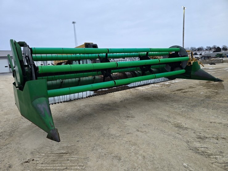 john-deere-220-image-13