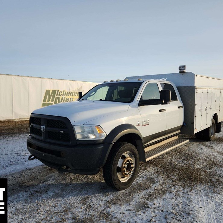 2015 Ram 5500 4X4 S/A Service Truck